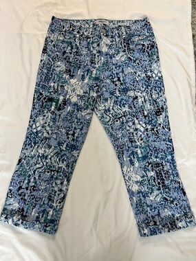 Nine West Blue Multi Print Capris - Size 12